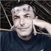 Laureato Accademia di Belle Arti offre lezioni a studenti Liceo e Istituti Professionali